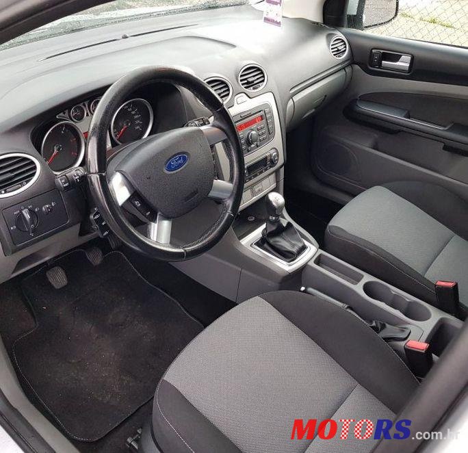 2011' Ford Focus 1,6 photo #2