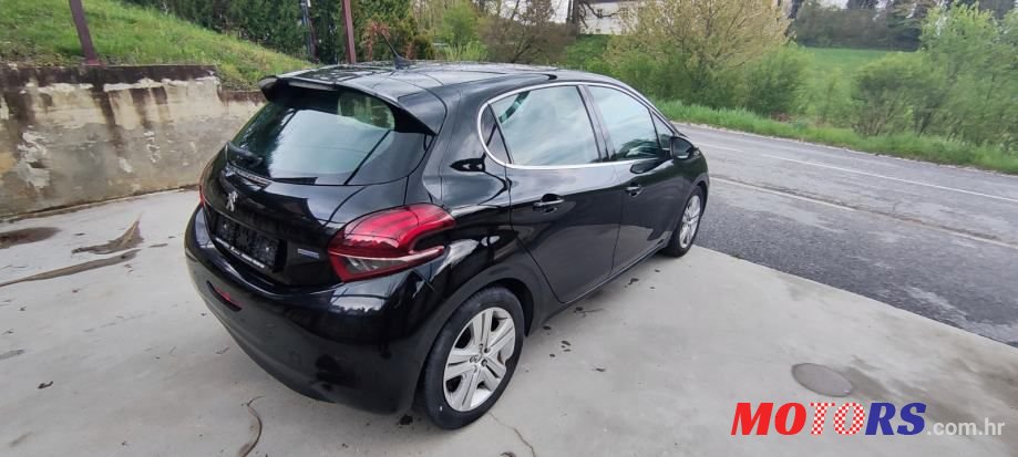 2015' Peugeot 208 1,6 Bluehdi photo #4