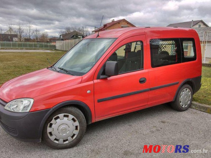 2010' Opel Combo photo #1