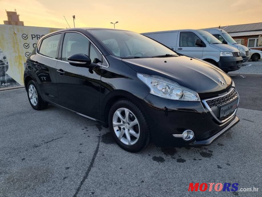 2012' Peugeot 208 1,6 E-Hdi photo #1