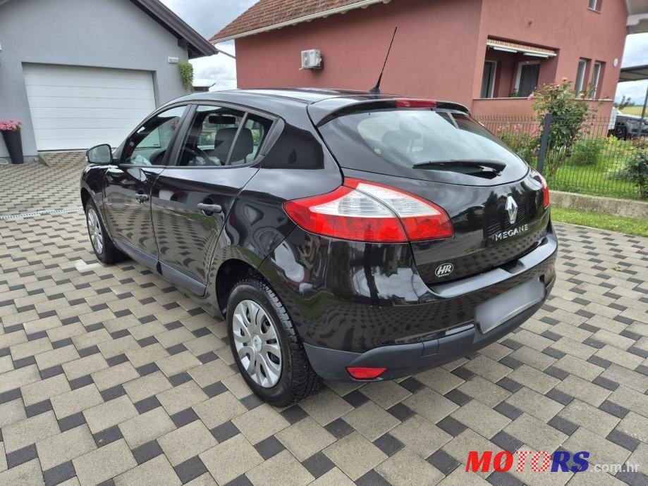 2010' Renault Megane 1.6 16V photo #3