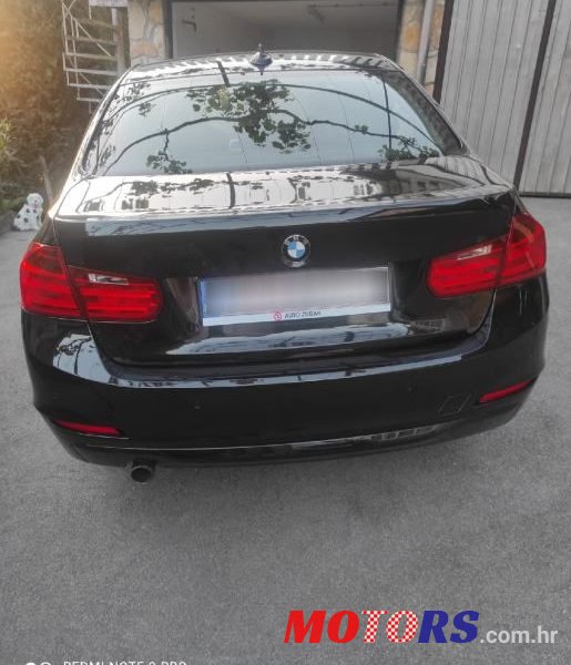 2015' BMW Serija 3 318D photo #2