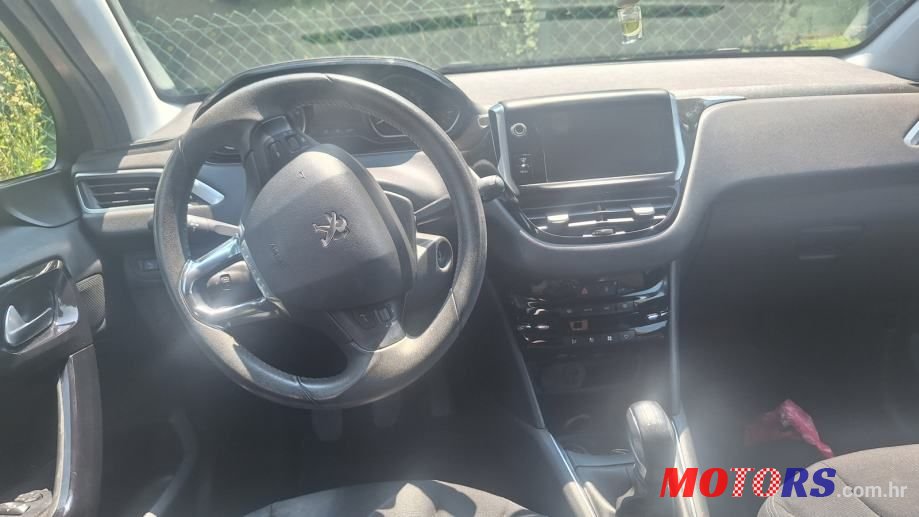 2014' Peugeot 208 1.6. Hdi photo #4
