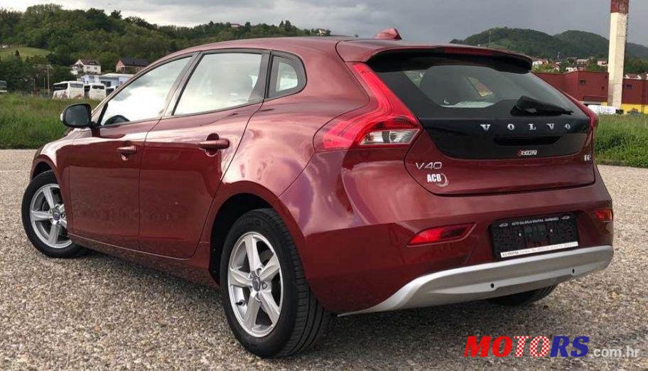 2014' Volvo V40 D2 102G. photo #1