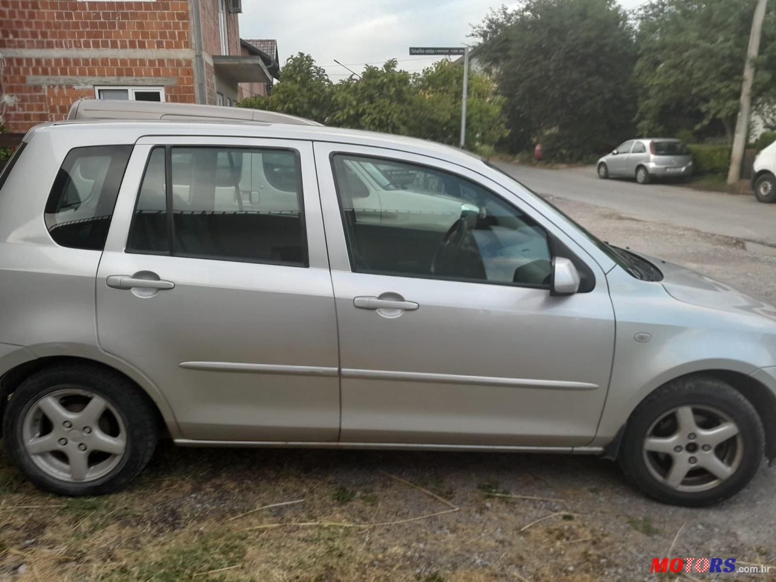 2005' Mazda 2 1.4 Tdci photo #2