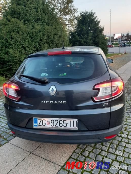 2010' Renault Megane Grandtour photo #5