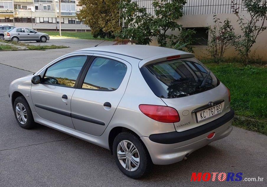 2000' Peugeot 206 206 1,1 photo #2