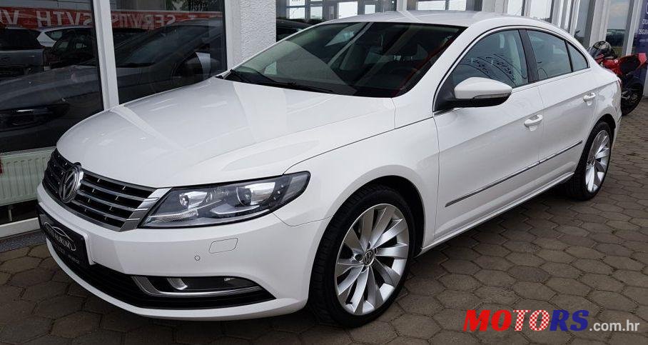 2012' Volkswagen Passat photo #1