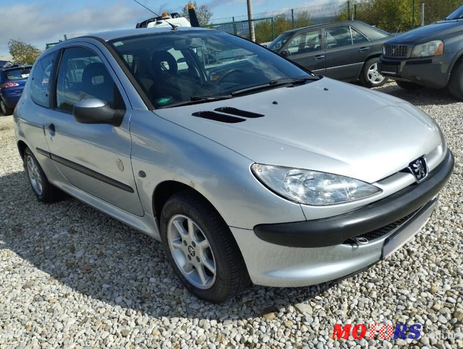 2005' Peugeot 206 photo #1