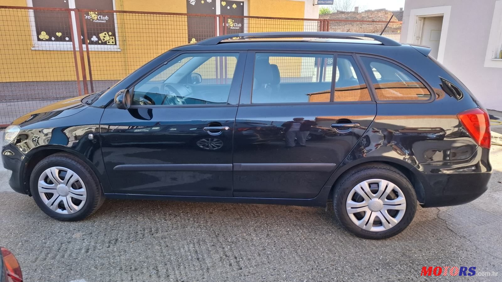 2012' Skoda Fabia Combi photo #2