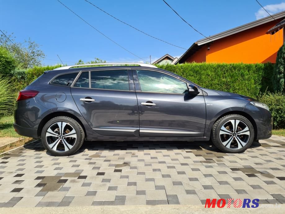 2012' Renault Megane Grandtour photo #4