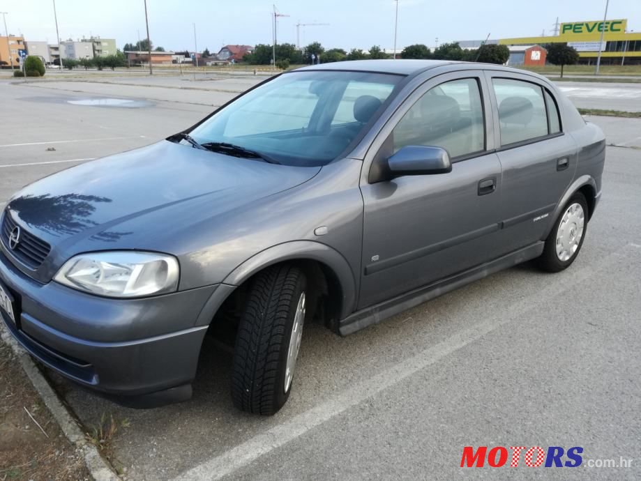 2006' Opel Astra photo #1