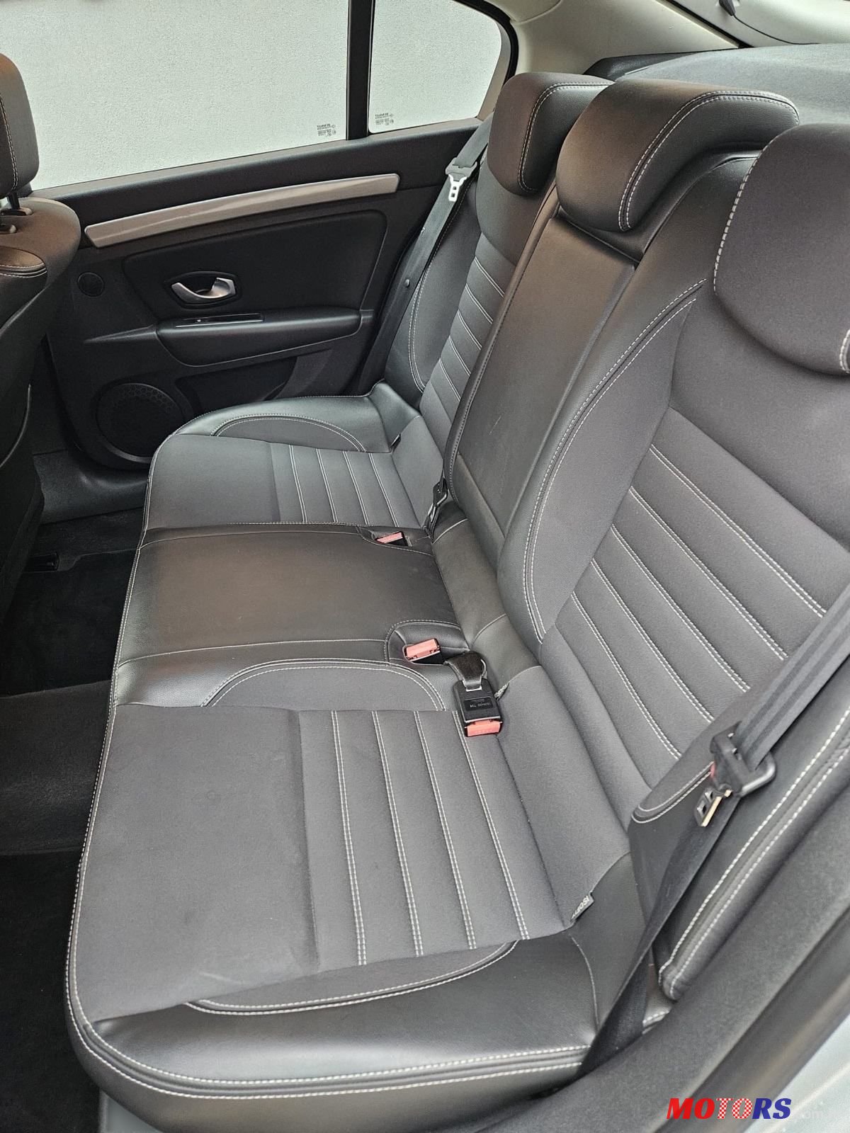 2011' Renault Laguna 1,5 Dci photo #3