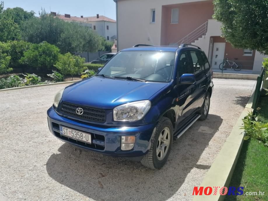 2002' Toyota RAV4 1.8 photo #1