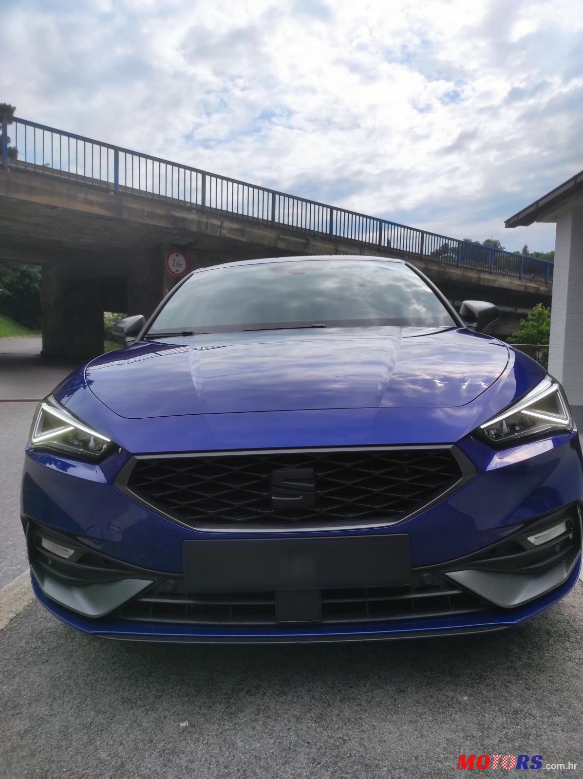 2020' SEAT Leon Hybrid photo #2