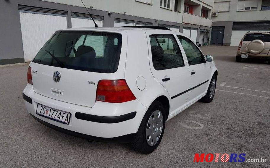 2001' Volkswagen Golf IV photo #5