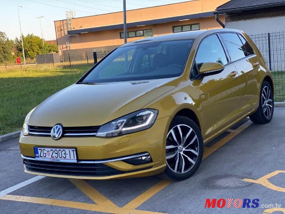 2017' Volkswagen Golf 7 1,6 Tdi Bmt photo #1