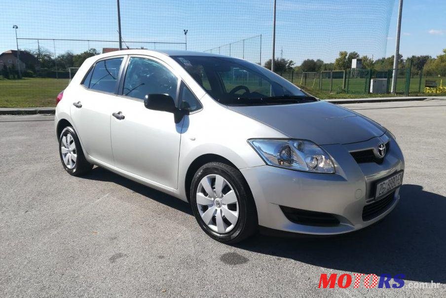 2009' Toyota Auris 2,0 D4-D photo #1