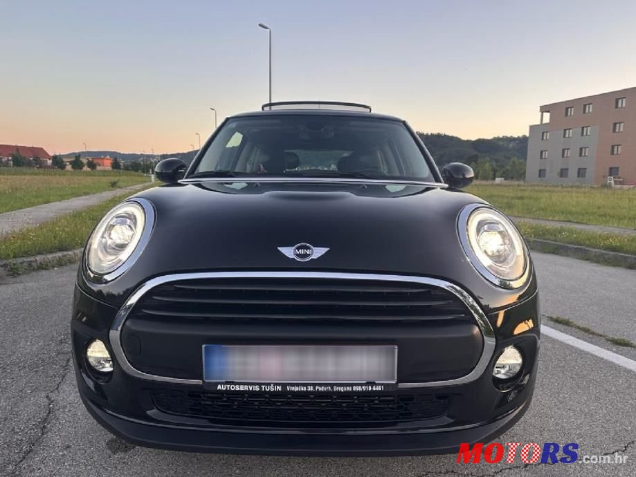 2017' MINI One F56 photo #2