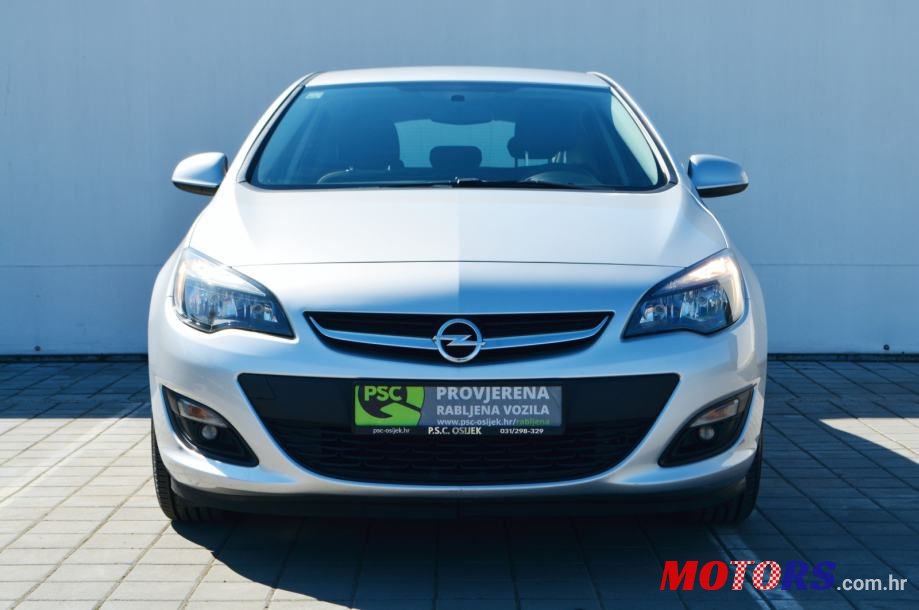 2015' Opel Astra photo #2