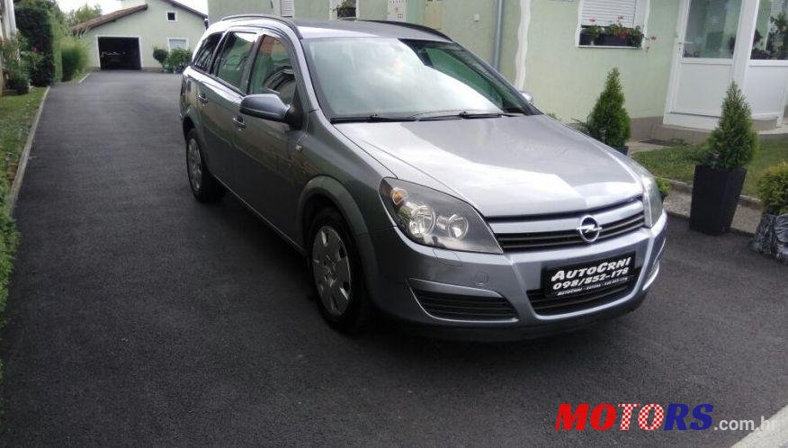 2005' Opel Astra Karavan photo #2