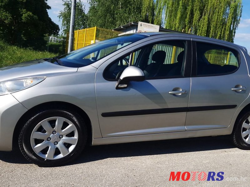 2007' Peugeot 207 1,4 16V photo #2