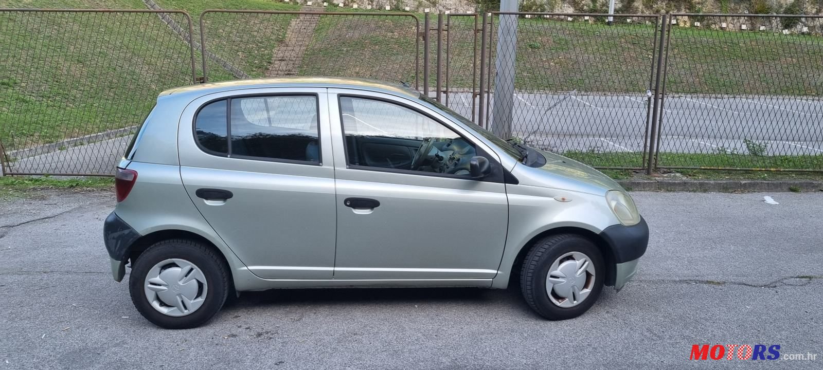 2002' Toyota Yaris 1,0 Vvt-I photo #4