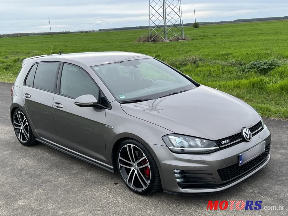 2014' Volkswagen Golf VII 2,0 Bmt photo #2