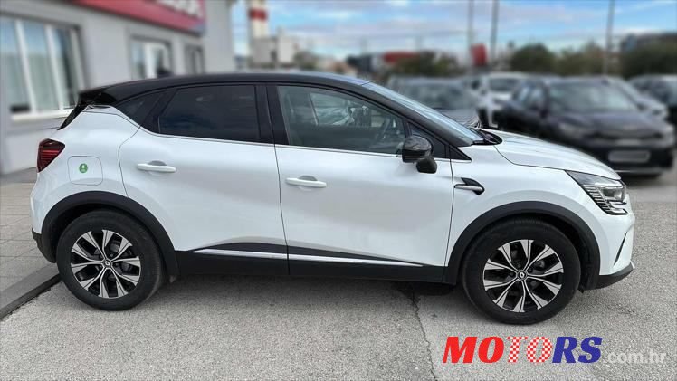 2023' Renault Captur Tce photo #2