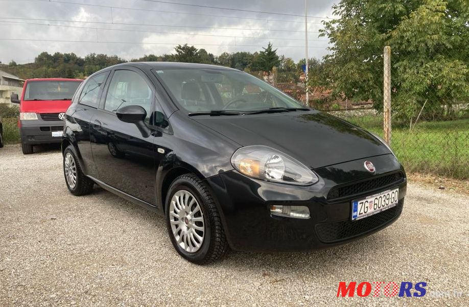 2013' Fiat Punto 1,3 Multijet 16V photo #1