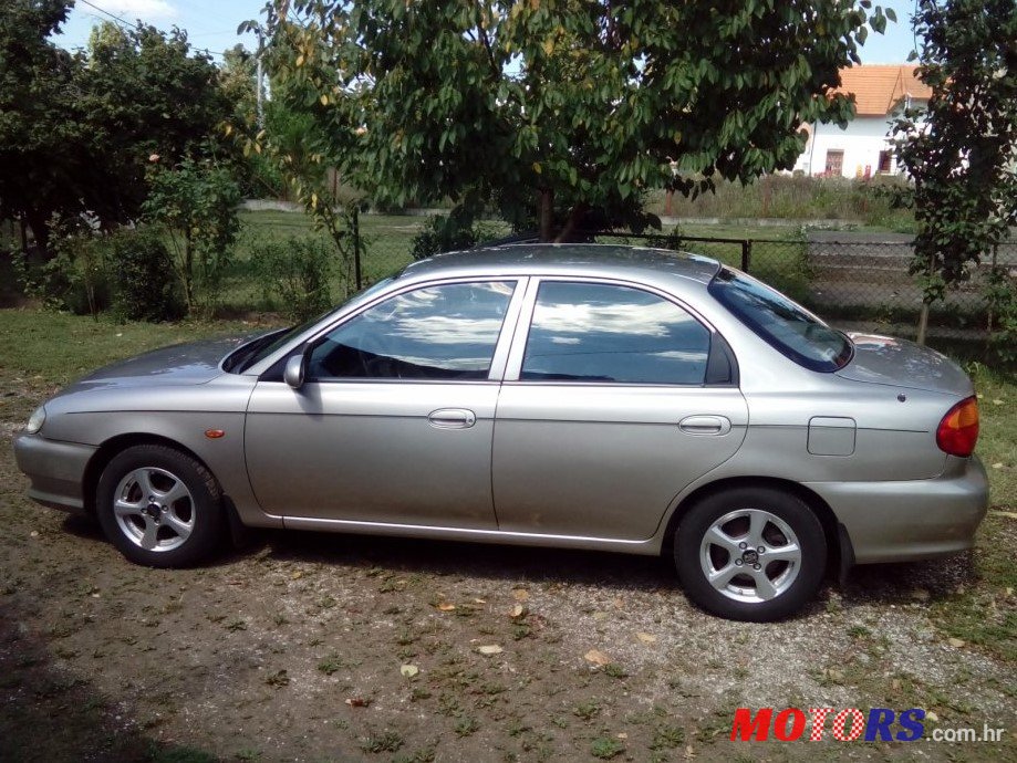 1999' Kia Sephia photo #1
