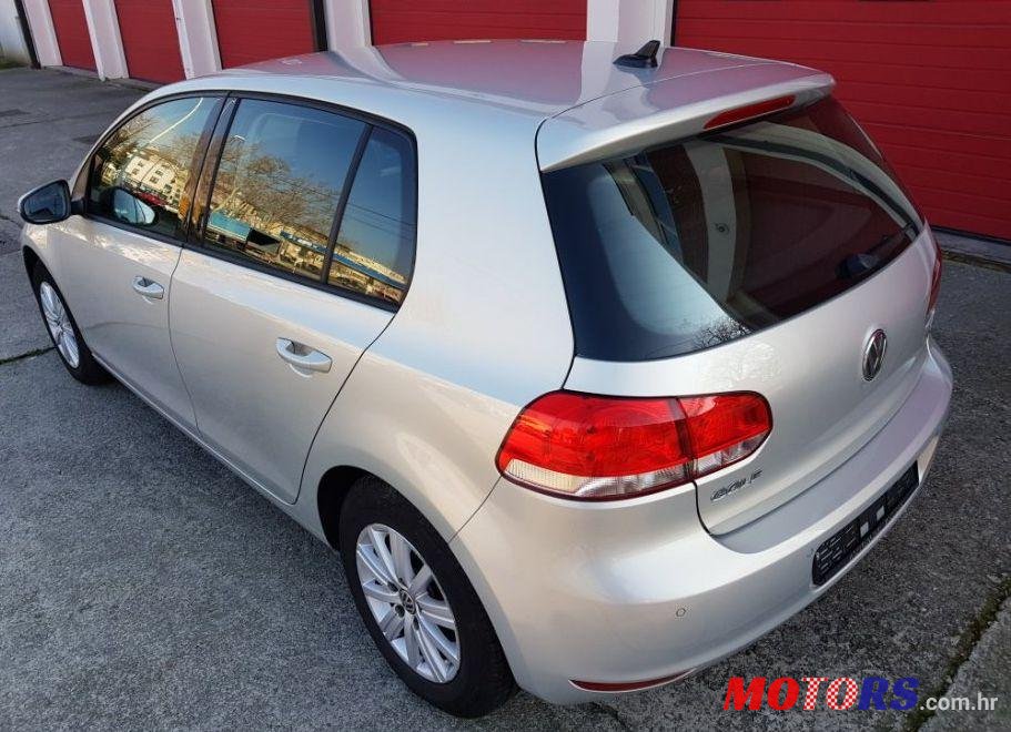 2012' Volkswagen Golf VI 1,6 Tdi photo #2