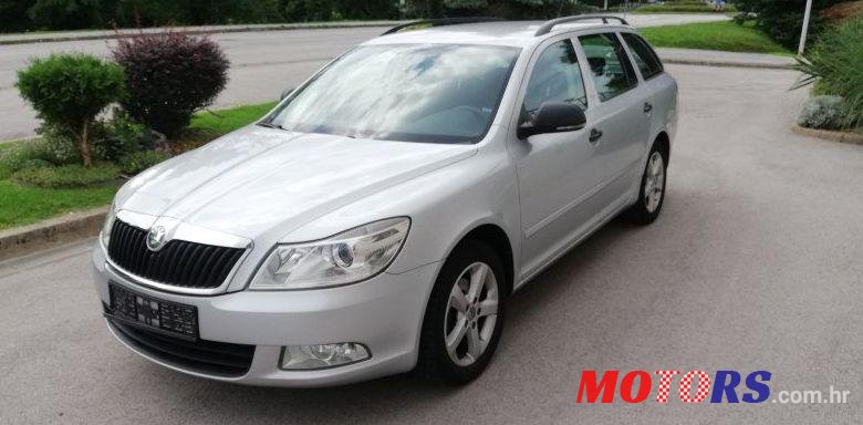 2010' Skoda Octavia Combi 1,6 Tdi photo #1