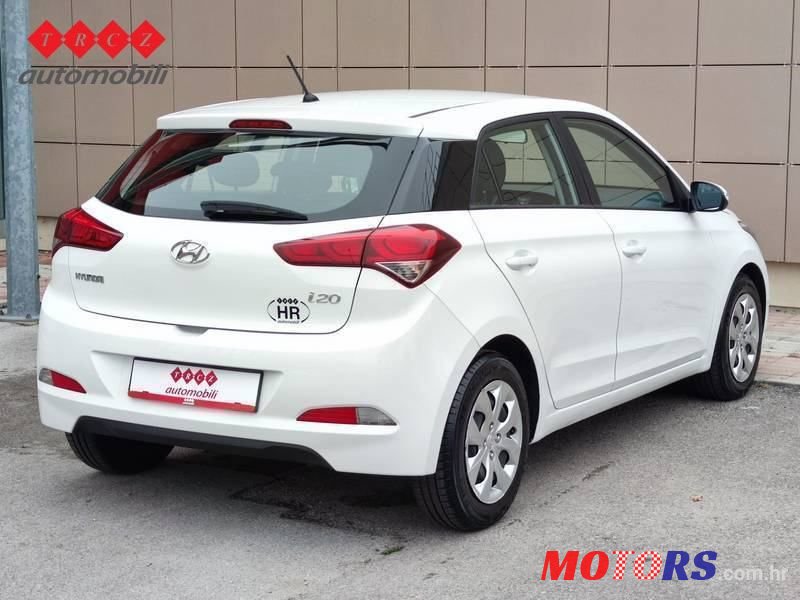 2017' Hyundai i20 1.1 Crdi Ilike photo #3