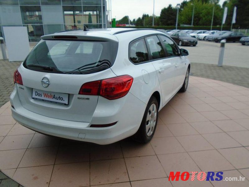 2012' Opel Astra Karavan 1,3 Cdti photo #2