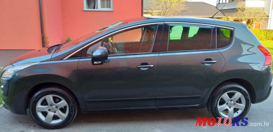 2013' Peugeot 3008 1,6 E-Hdi photo #1