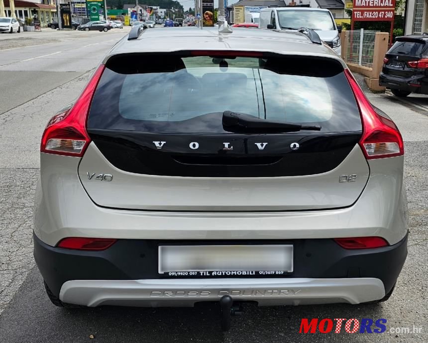 2017' Volvo V40 Cross Country D2 photo #6