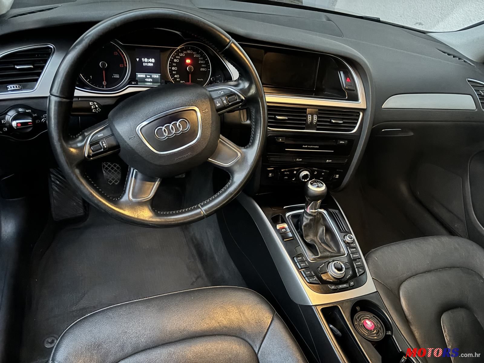 2012' Audi A4 Avant photo #3