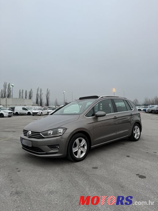 2016' Volkswagen Golf Sportsvan photo #1