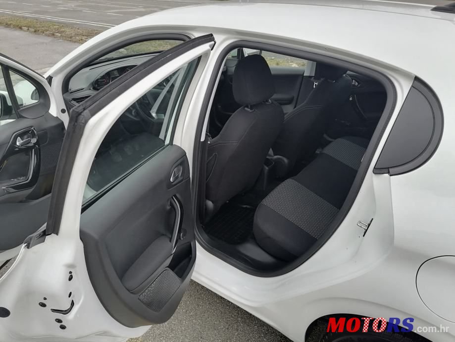 2021' Peugeot 208 photo #4