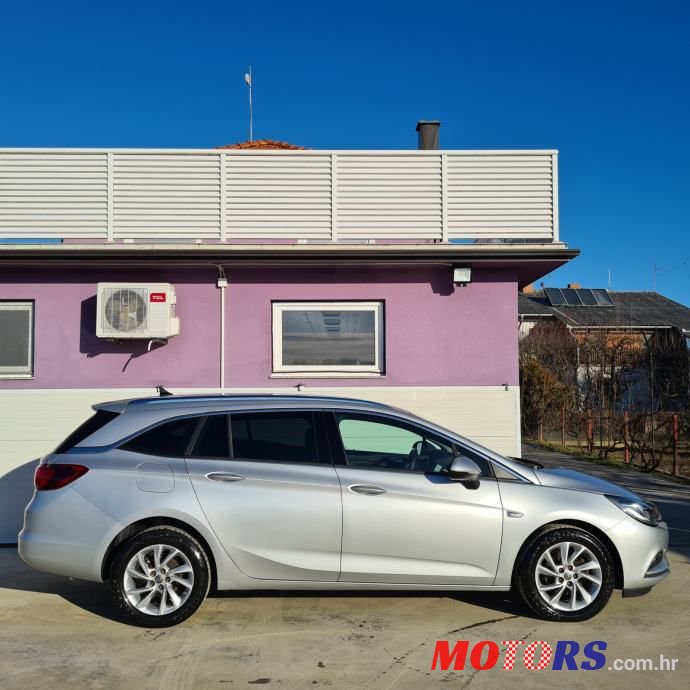 2017' Opel Astra Karavan photo #6