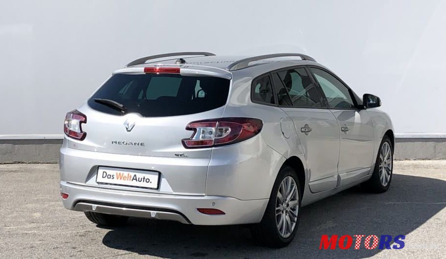 2015' Renault Megane Grandtour photo #2