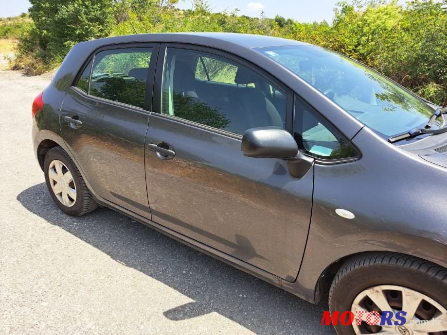 2009' Toyota Auris photo #2