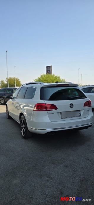 2011' Volkswagen Passat Variant photo #4