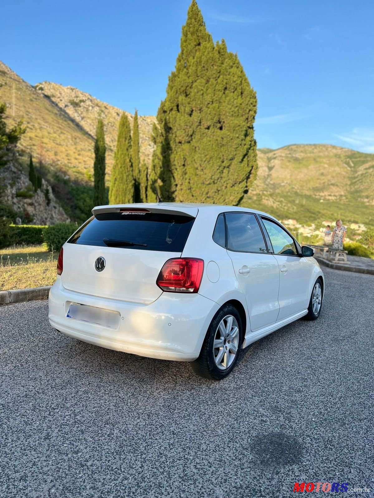 2010' Volkswagen Polo photo #4