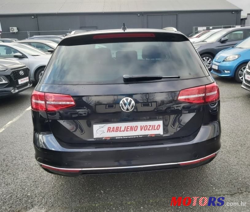 2017' Volkswagen Passat Variant photo #3