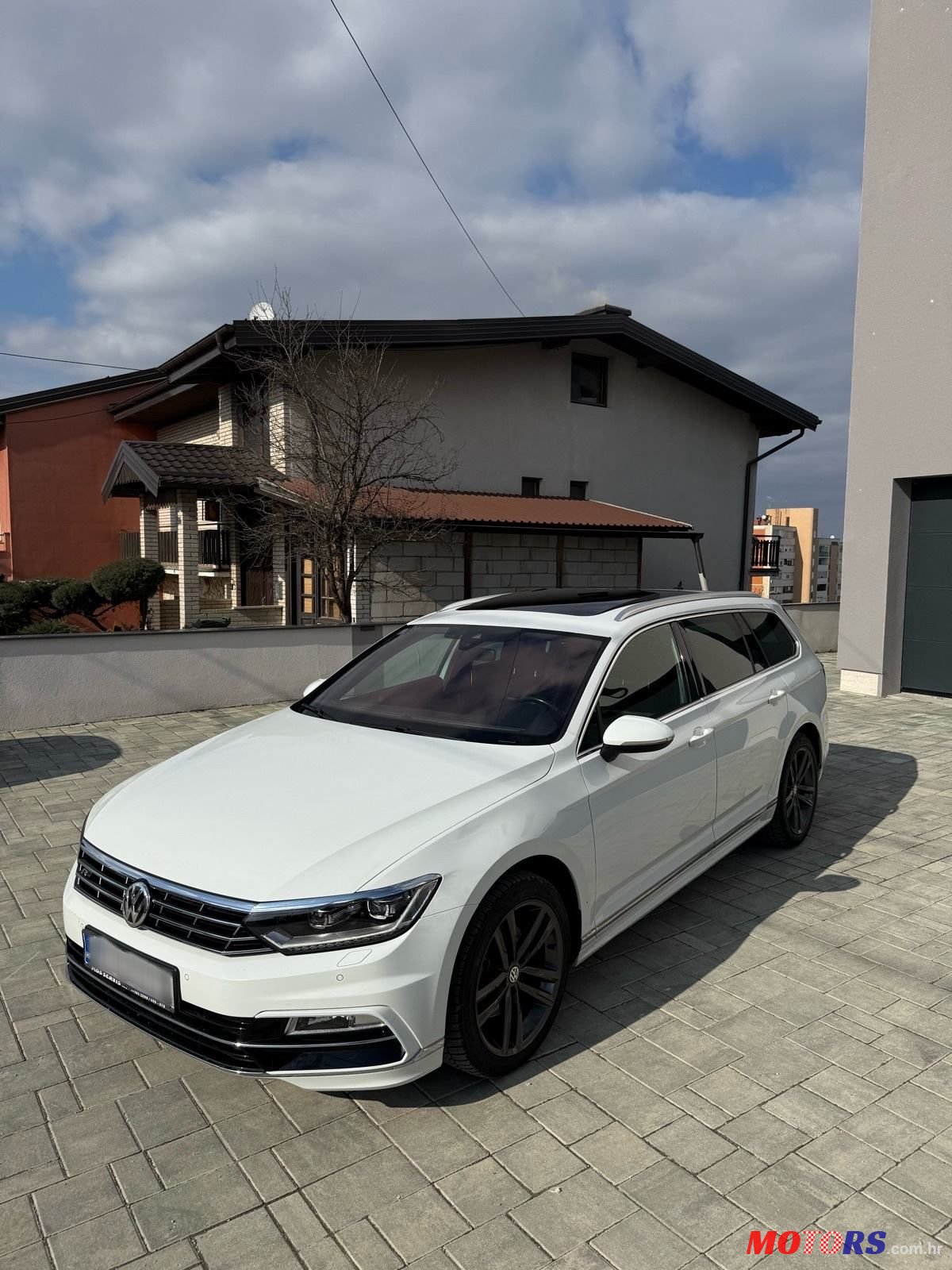 2018' Volkswagen Passat Variant photo #1