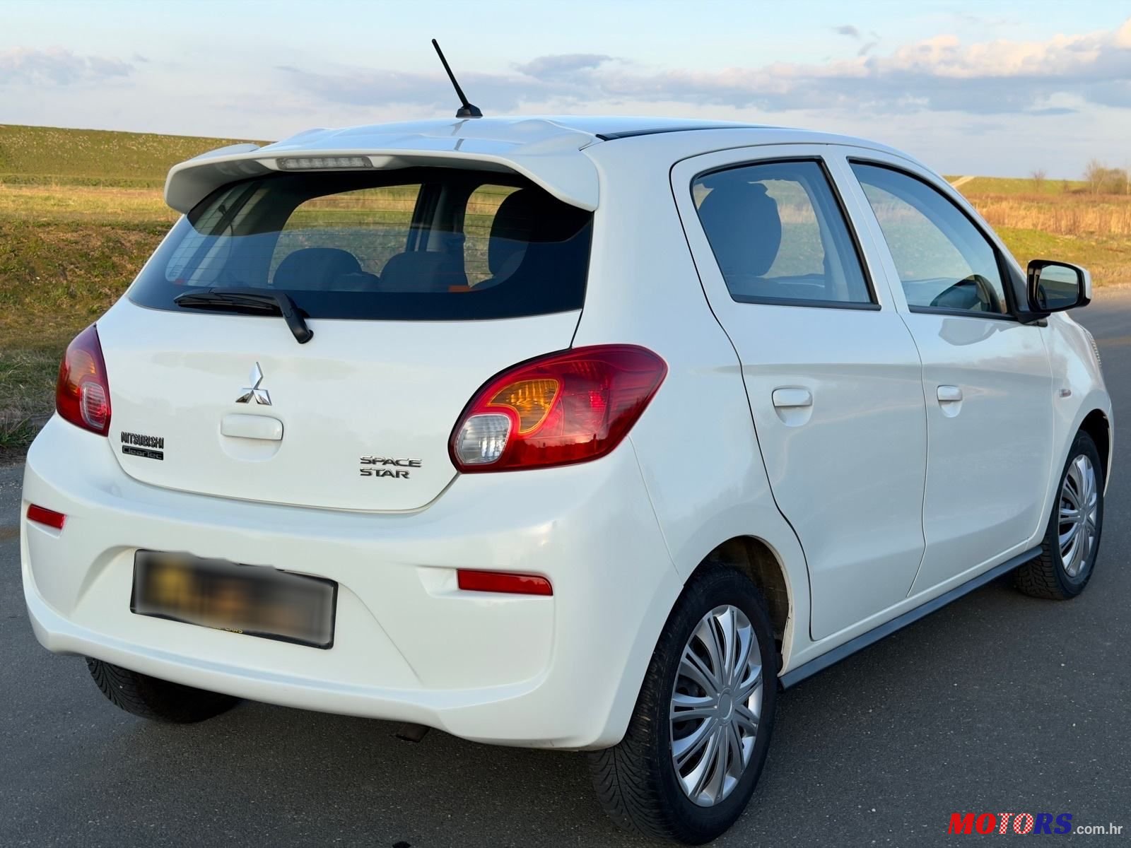 2019' Mitsubishi Space Star 1,0 photo #2