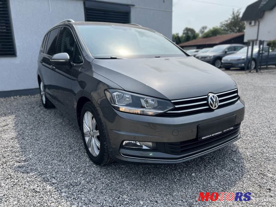 2016' Volkswagen Touran photo #1