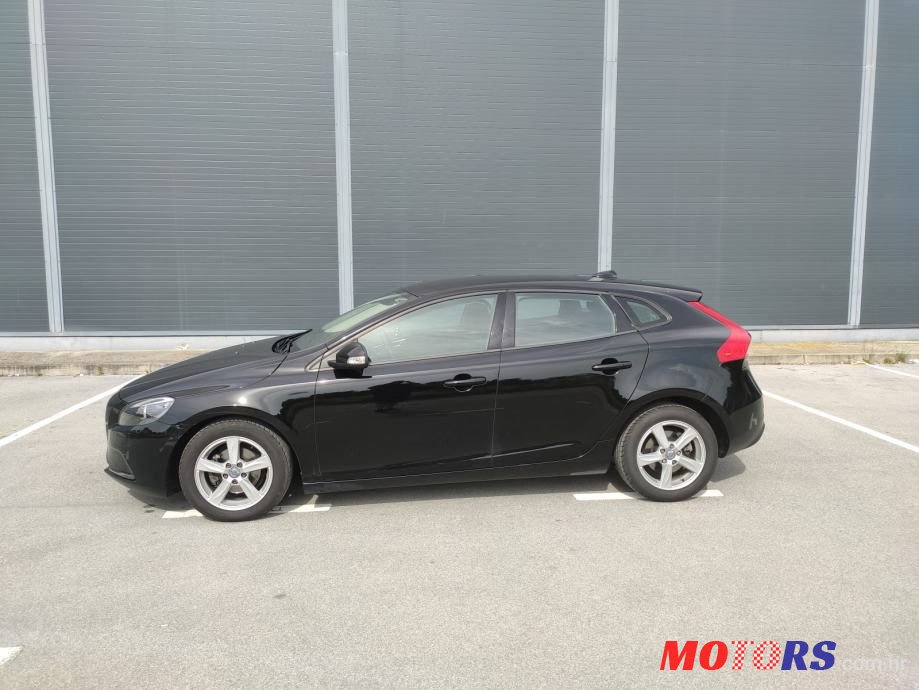 2014' Volvo V40 D2 photo #3